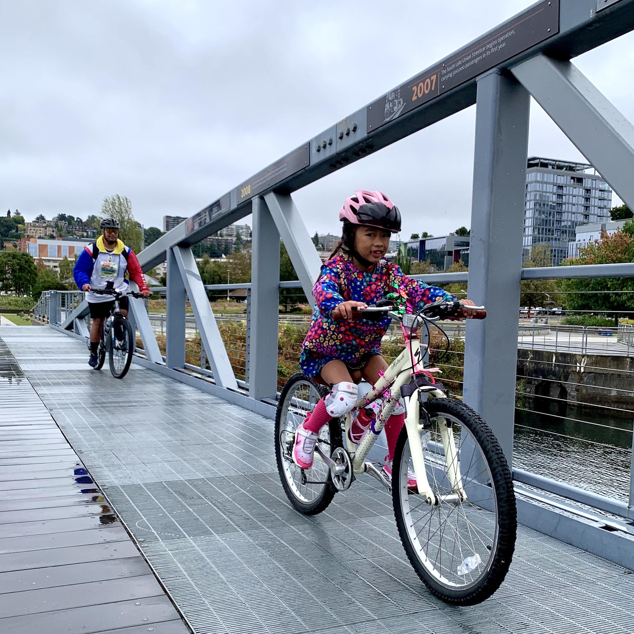 Enjoying the Lake Union Family Ride
