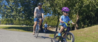 Happy families riding around Lake Union